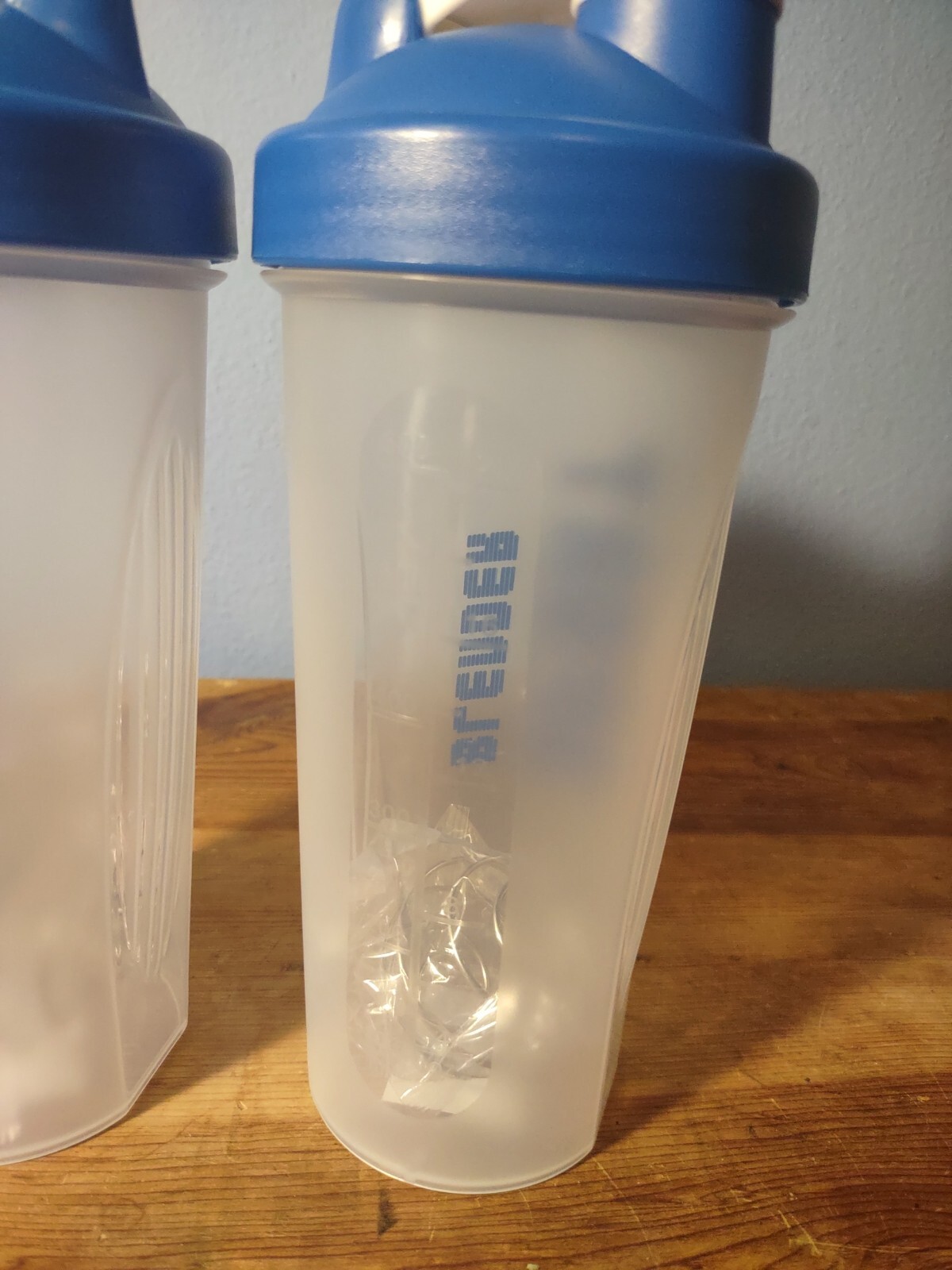 20oz Blender Sport Bottle Protein Shaker W/ Whisk Ball (2 pack) Blue Never Used
