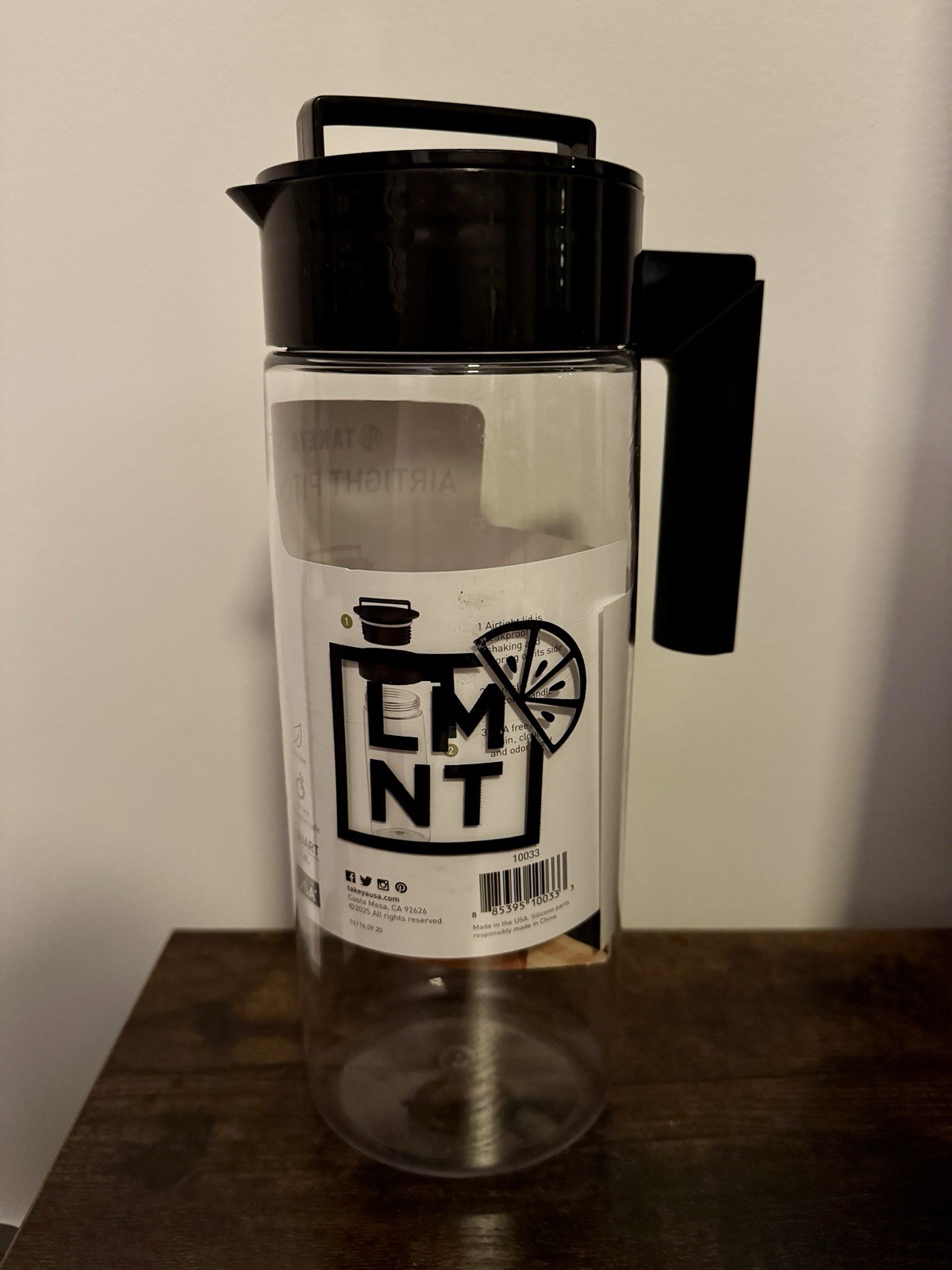 NIB – LMNT Lemonade + Iced Tea Kit: 2 Qt. TAKEYA Pitcher + (4) Branded Cups NEW