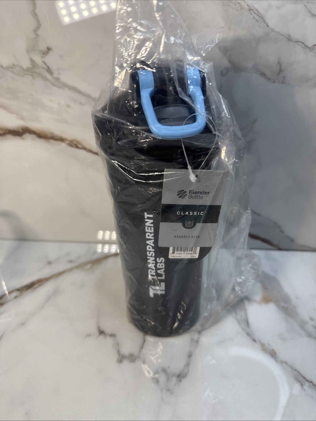 NIB Blender Bottle Classic 28 Ounces Leak Proof & BPA Free – Black