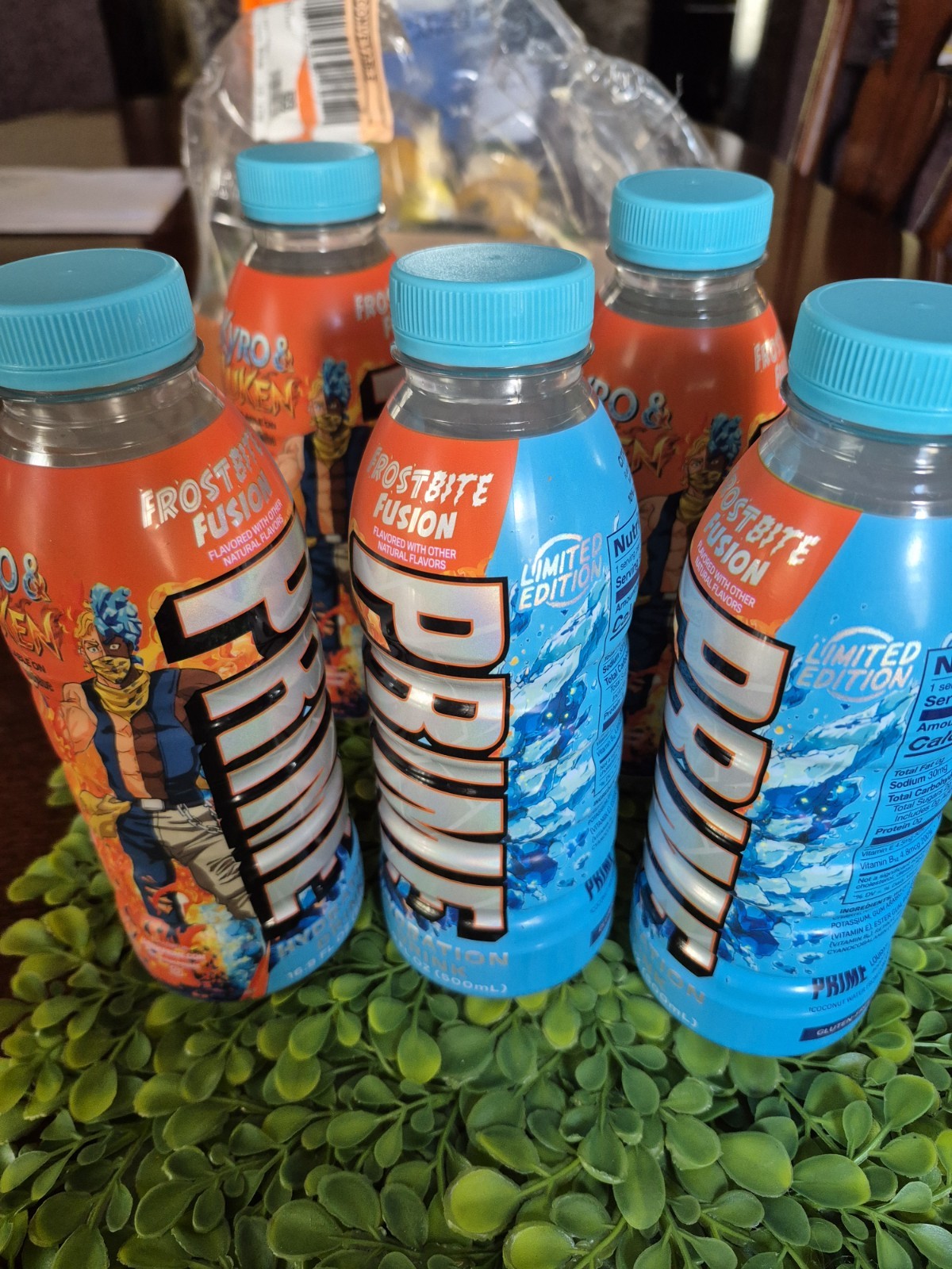 LIMITED EDITION FROSTBITE FUSION KYRO & LUKEN CHARACTER PRIME HYDRATION BOTTLE