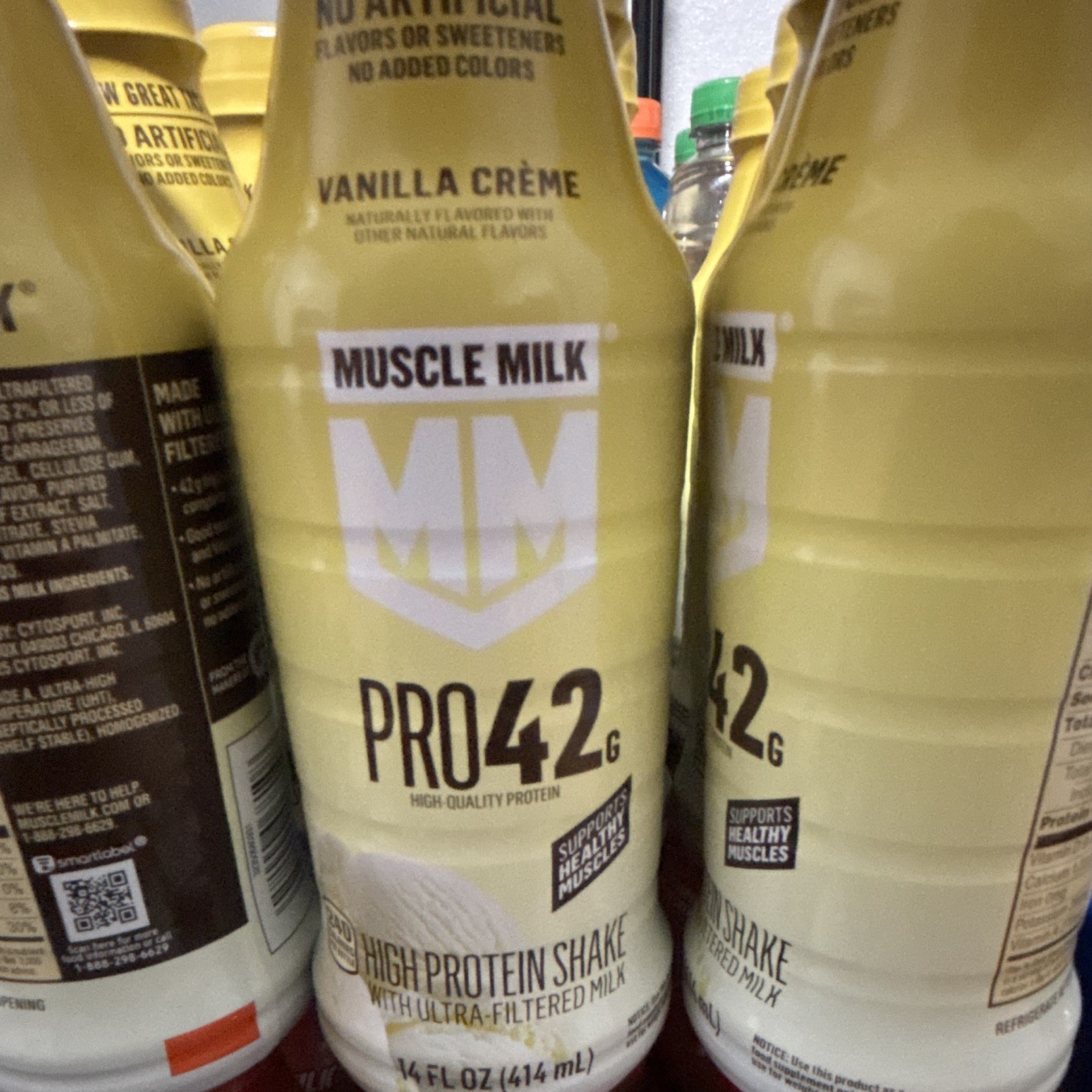 Muscle Milk Pro 42g High Protein Shake, Vanilla Creme, 14 Fl Oz (414 mL) 12 pack