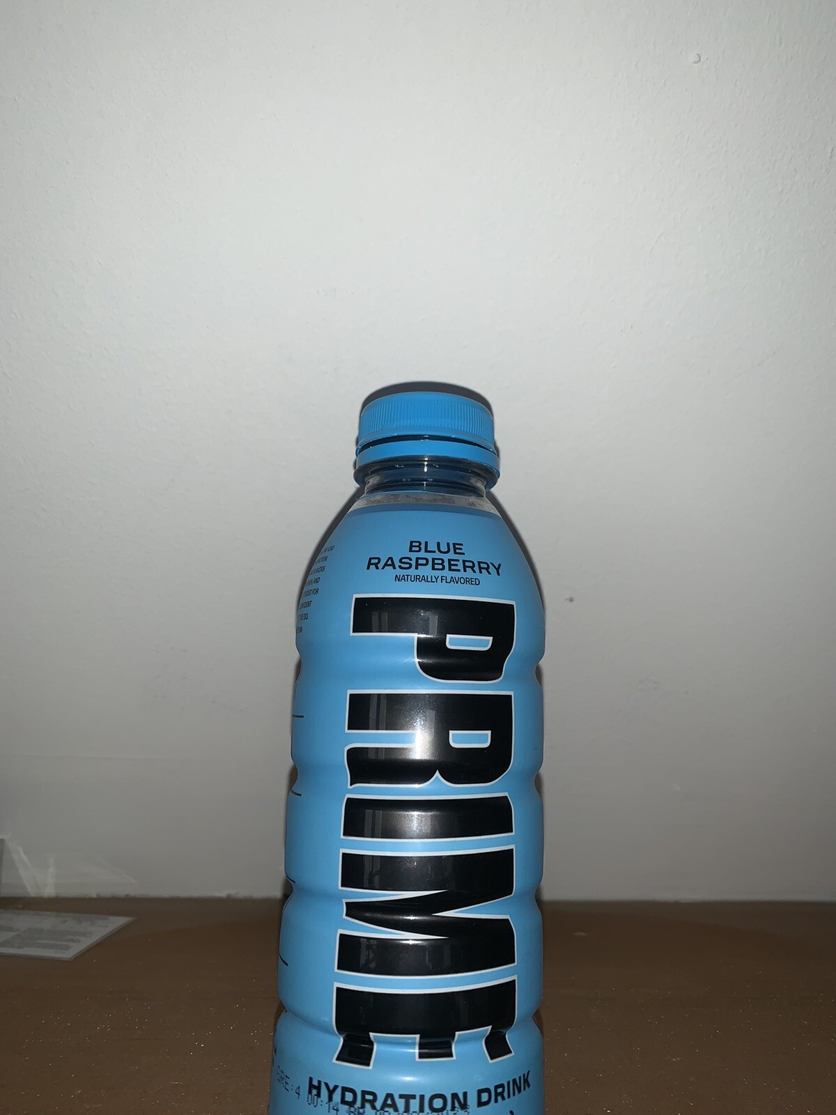 PRIME HYDRATION BLUE RASPBERRY 16 OZ BOTTLES KSI & LOGAN PAUL