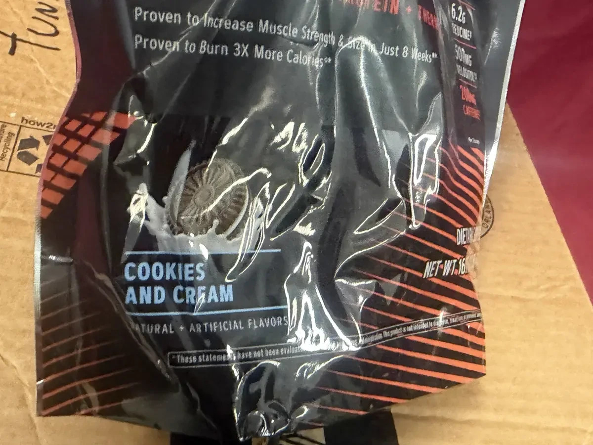 GNC AMP Wheybolic Ripped Whey Protein Powder Cookies & Cream 16.7 oz 1lb