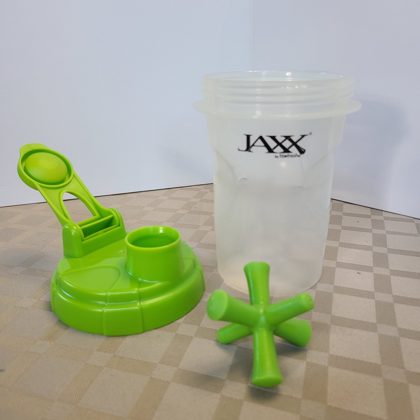 Jaxx 16oz Shaker Cup Green Protein Shake Powder Bottle Mixer W/Flip Lid Cap 2012