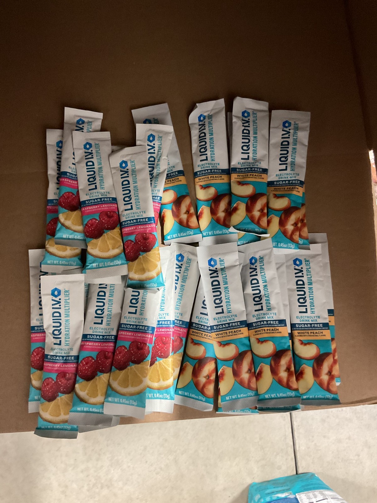 Liquid I.V. Hydration White Peach and Raspberry Lemonade 28 sticks EXP 03/30/28