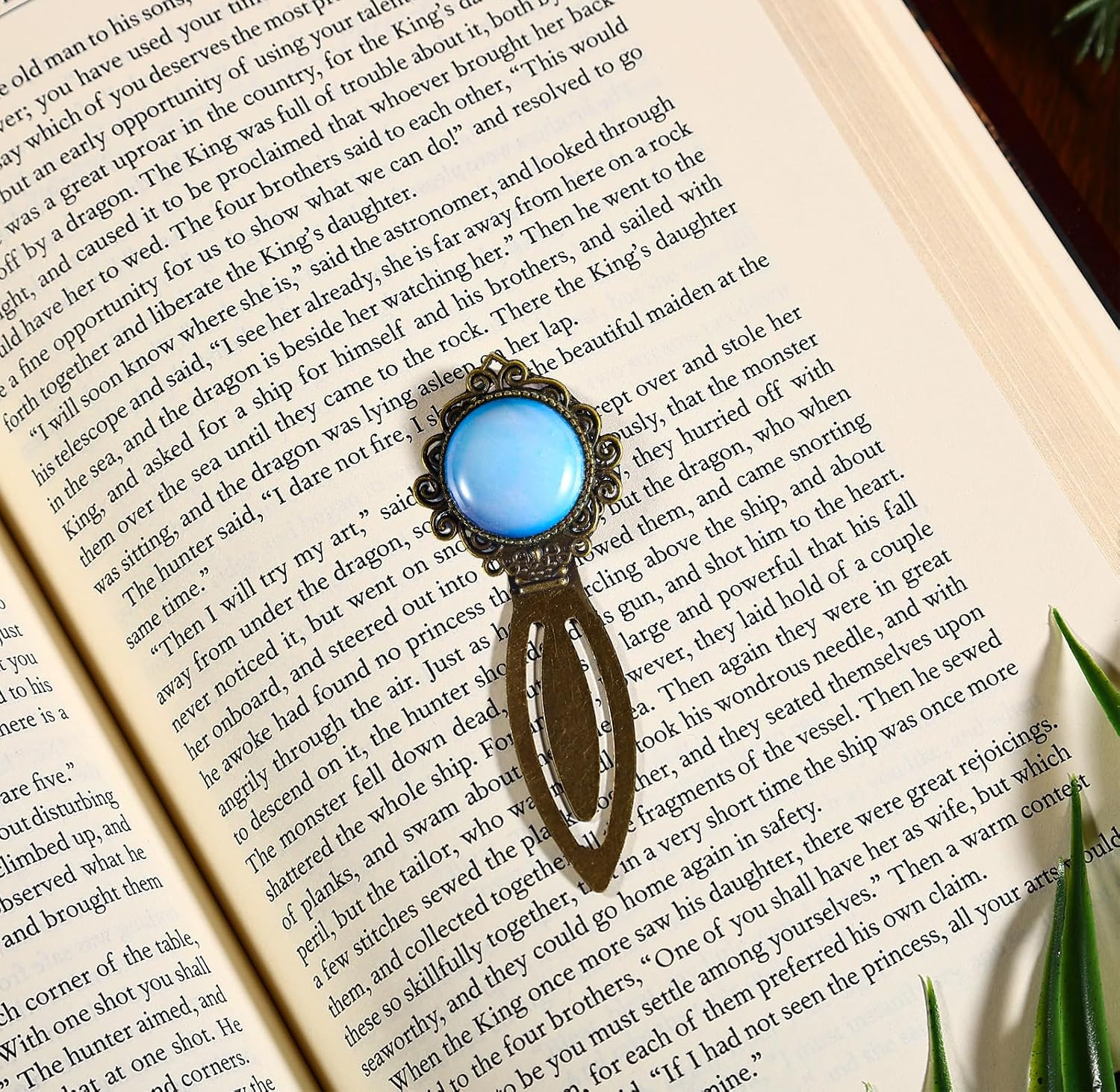 2Pcs Vintage Natural Stone Protein &Tiger Eye Bookmark with Natural Crystal Ston