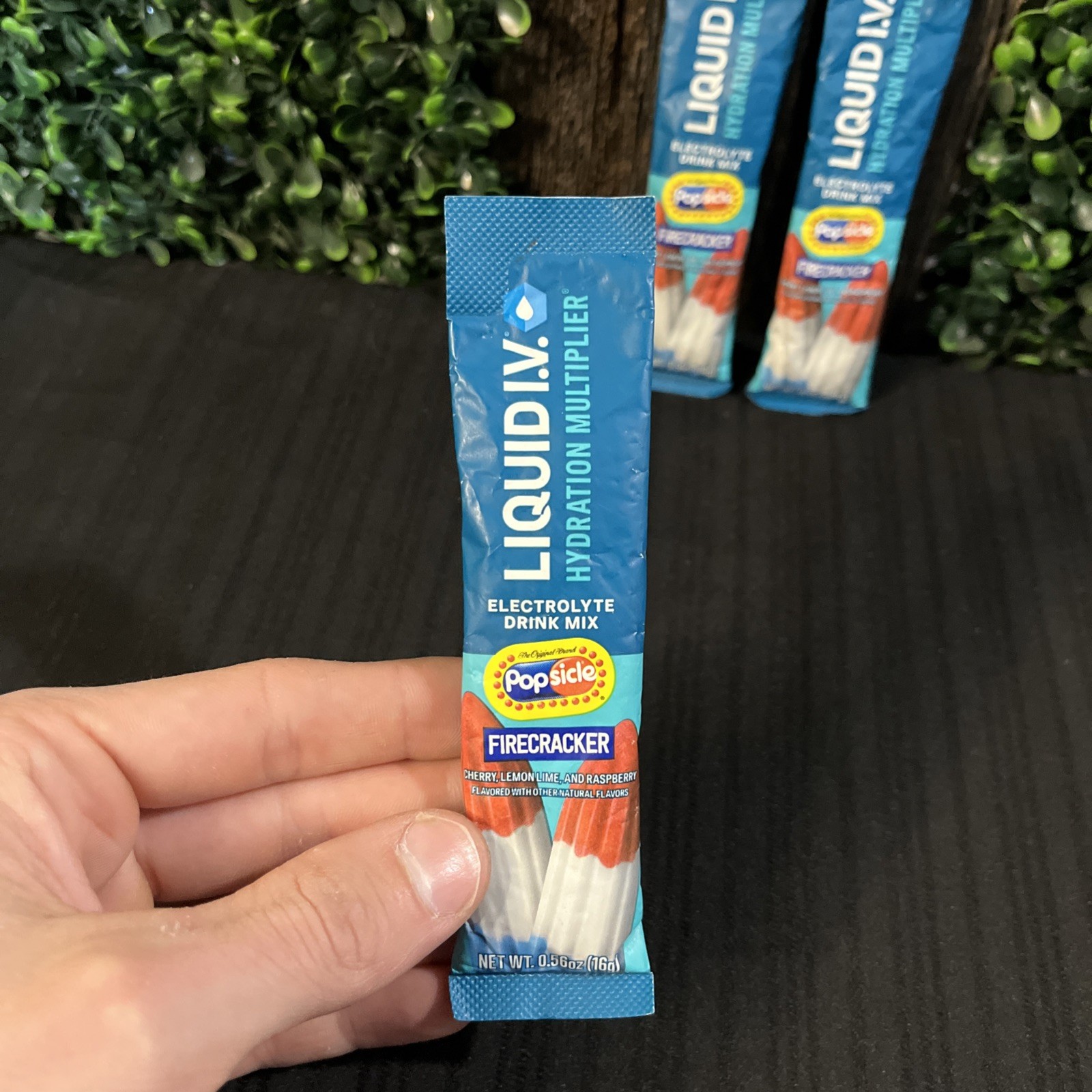 Liquid I.V. Hydration Multiplier Electrolyte Drink Mix Popsicle Firecracker 0.56