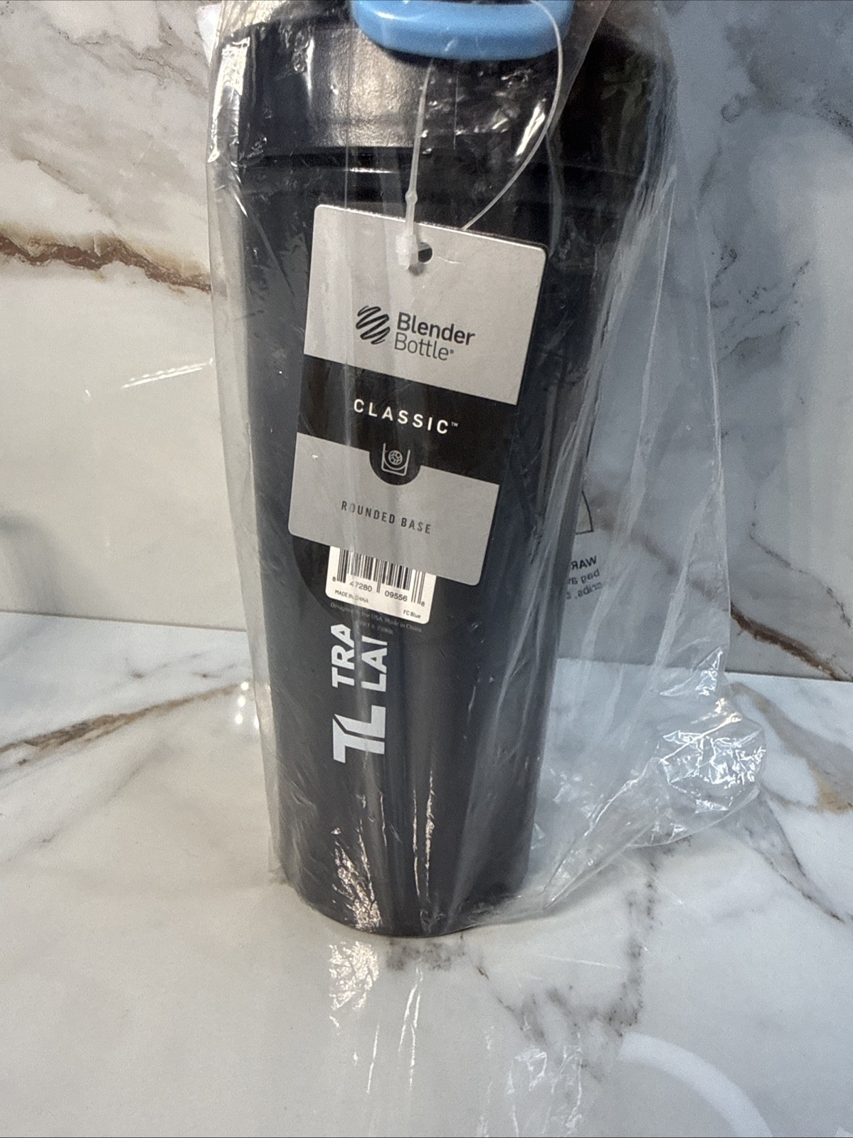 NIB Blender Bottle Classic 28 Ounces Leak Proof & BPA Free – Black