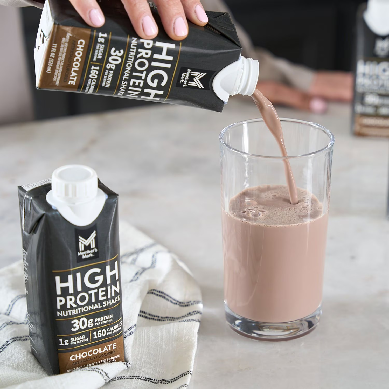 Member’s Mark 30g High Protein Nutritional Shake, Chocolate 11 fl. oz., 15 pk.