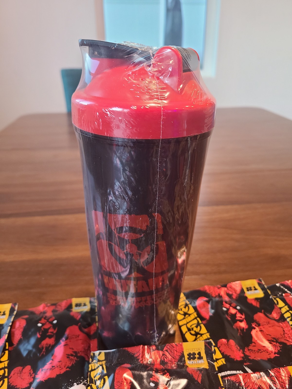Mutant Mass Extreme Gainer – Protein + Madness pre workout packs + Shaker