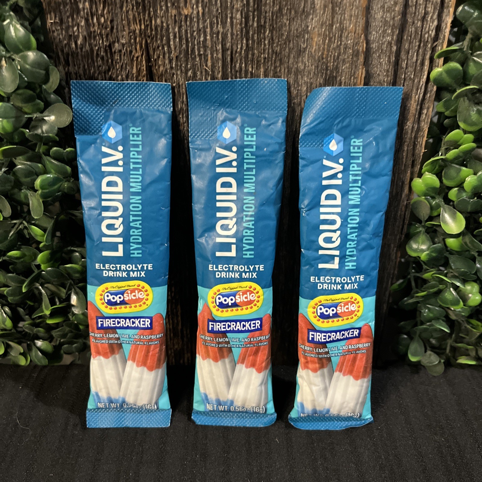 Liquid I.V. Hydration Multiplier Electrolyte Drink Mix Popsicle Firecracker 0.56