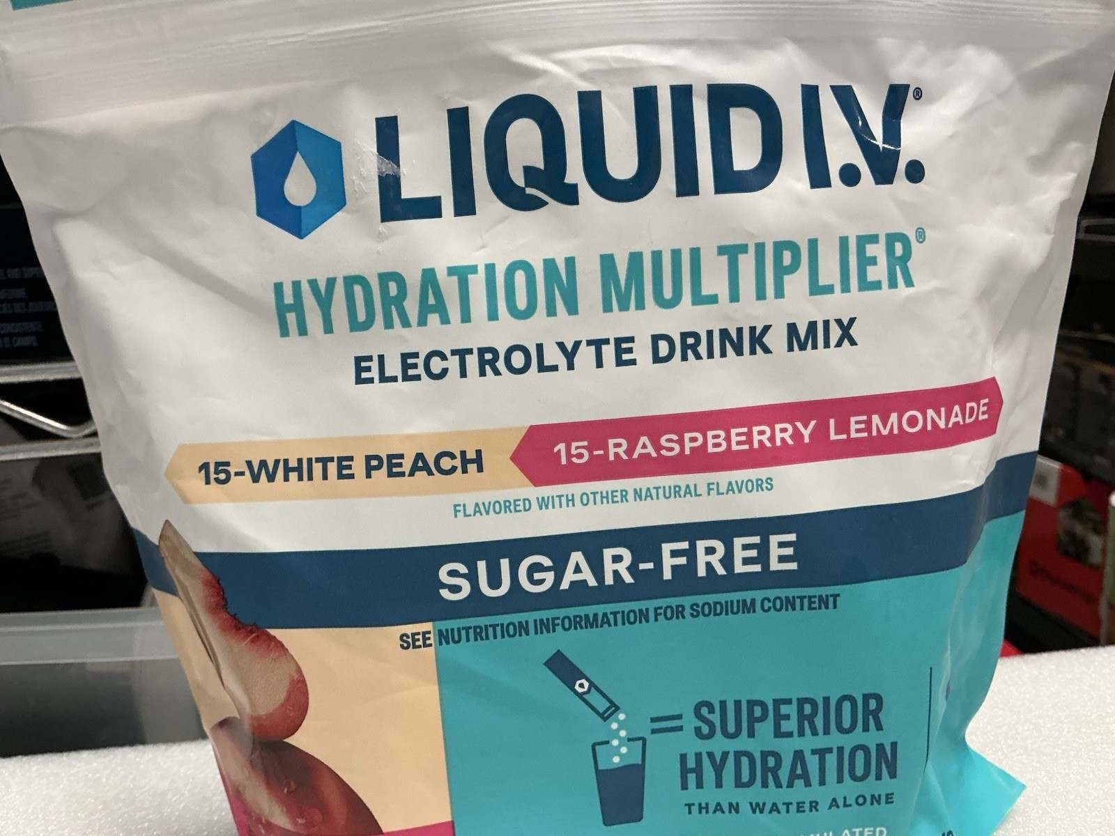 Liquid I.V. Hydration white peach and raspberry lemonade 27 sticks EXP 02/28
