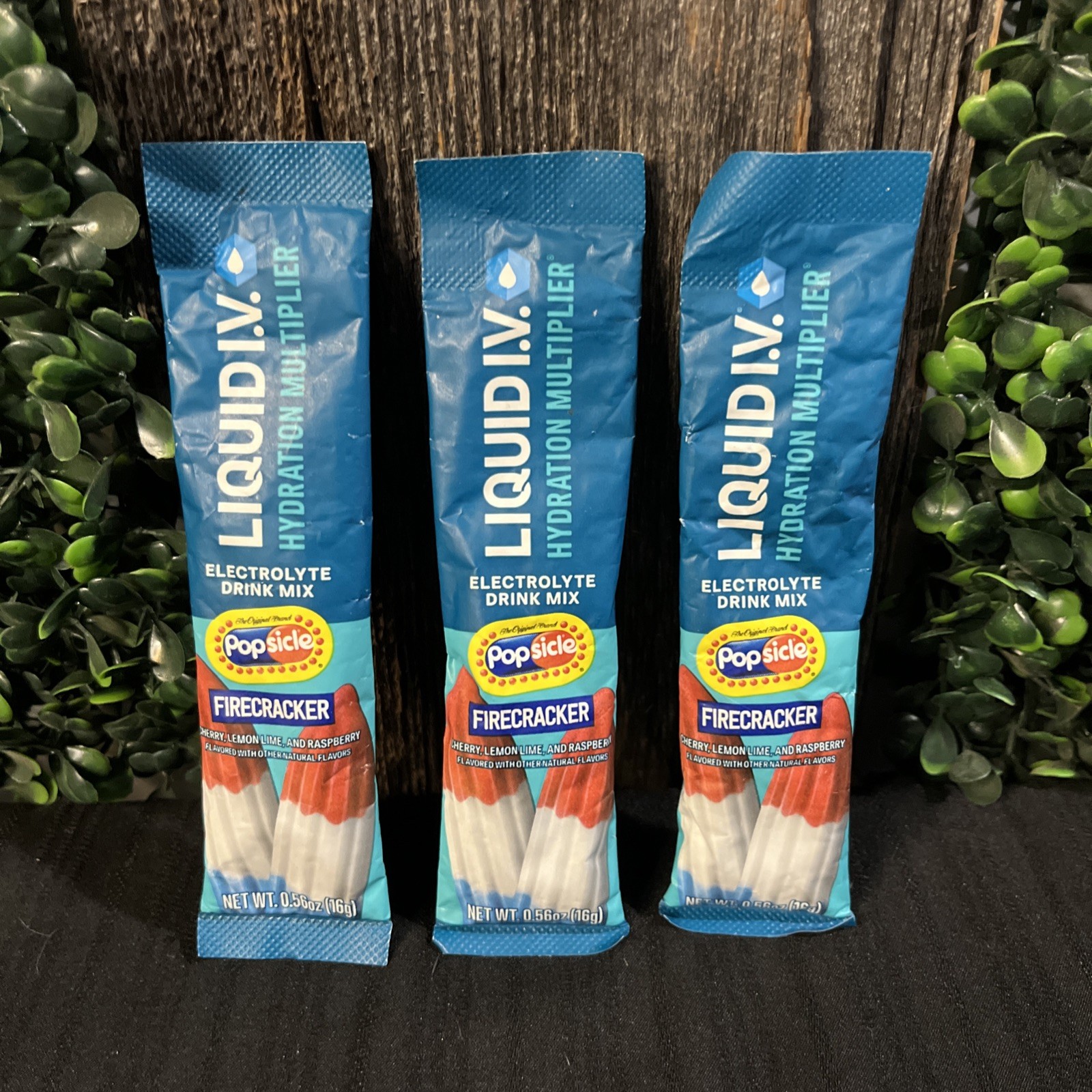 Liquid I.V. Hydration Multiplier Electrolyte Drink Mix Popsicle Firecracker 0.56