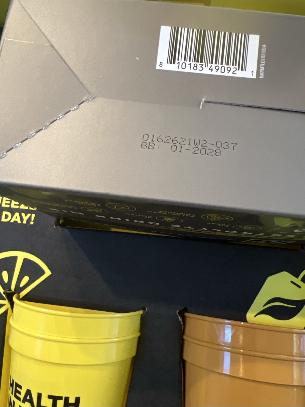NIB – LMNT Lemonade + Iced Tea Kit: 2 Qt. Pitcher , Picnic Blanket, (4) Cups, &