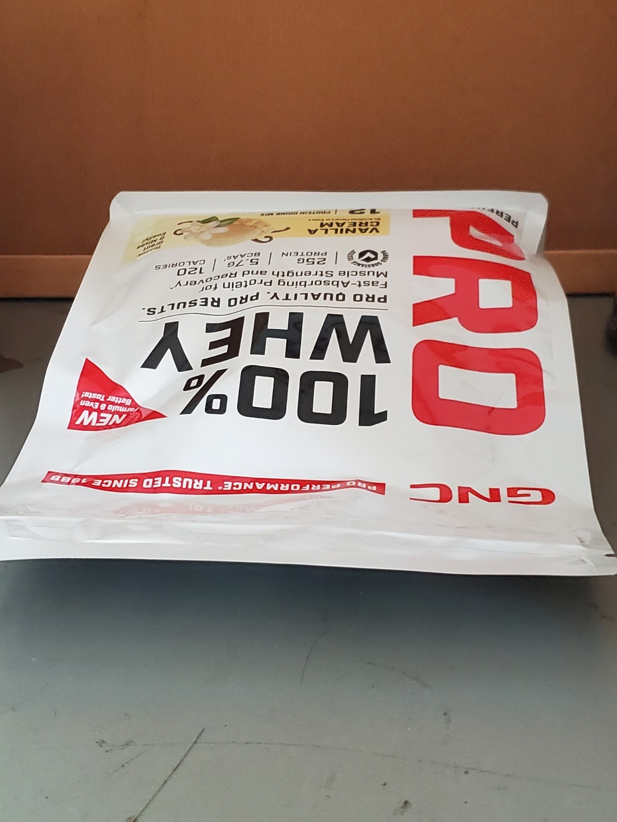(BB 12/26) GNC Pro Performance 100% Whey Vanilla Creme Protein Powder – 12 Serve