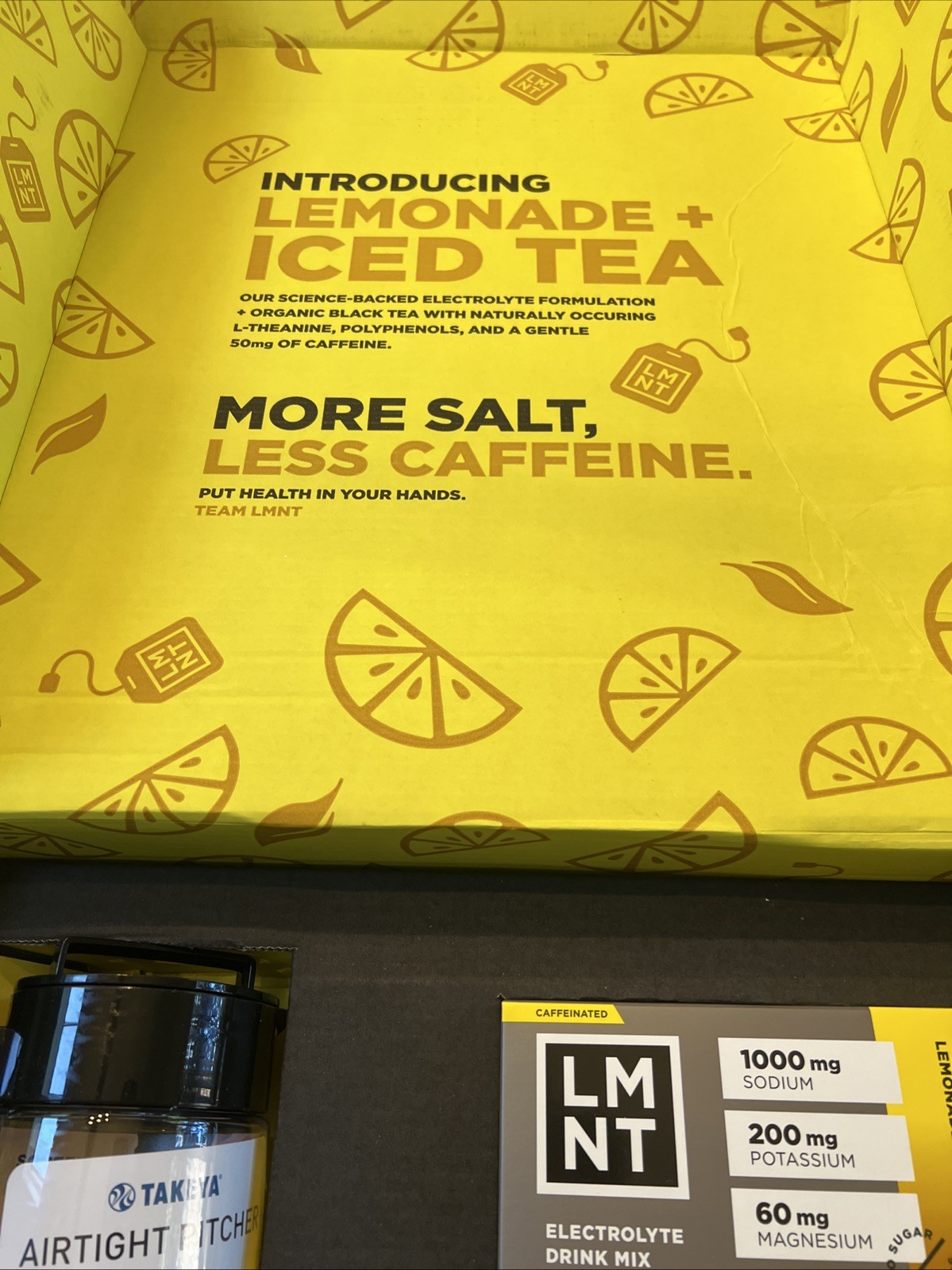 NIB – LMNT Lemonade + Iced Tea Kit: 2 Qt. Pitcher , Picnic Blanket, (4) Cups, &