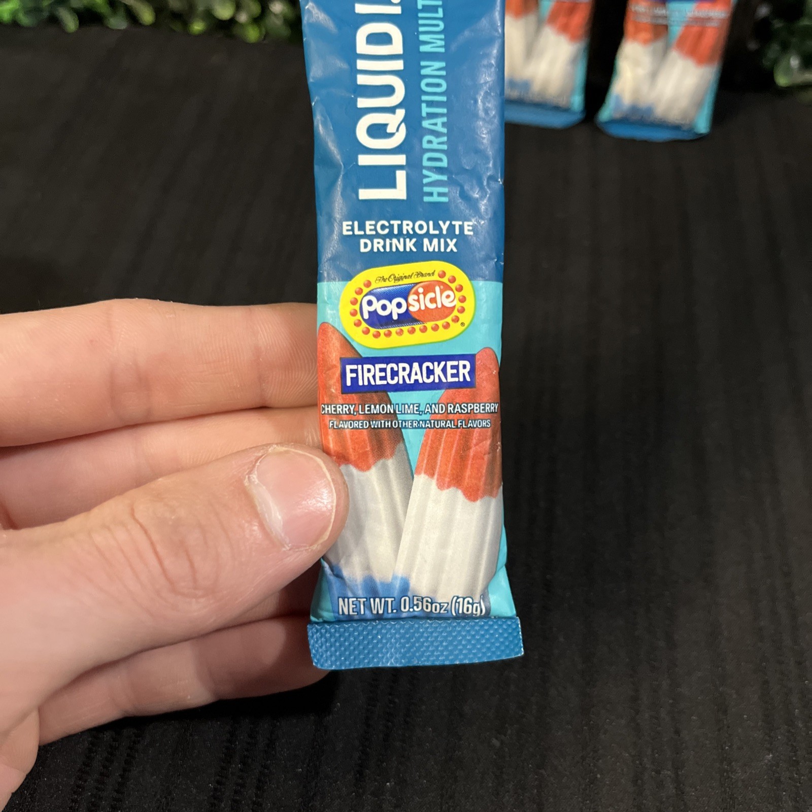 Liquid I.V. Hydration Multiplier Electrolyte Drink Mix Popsicle Firecracker 0.56