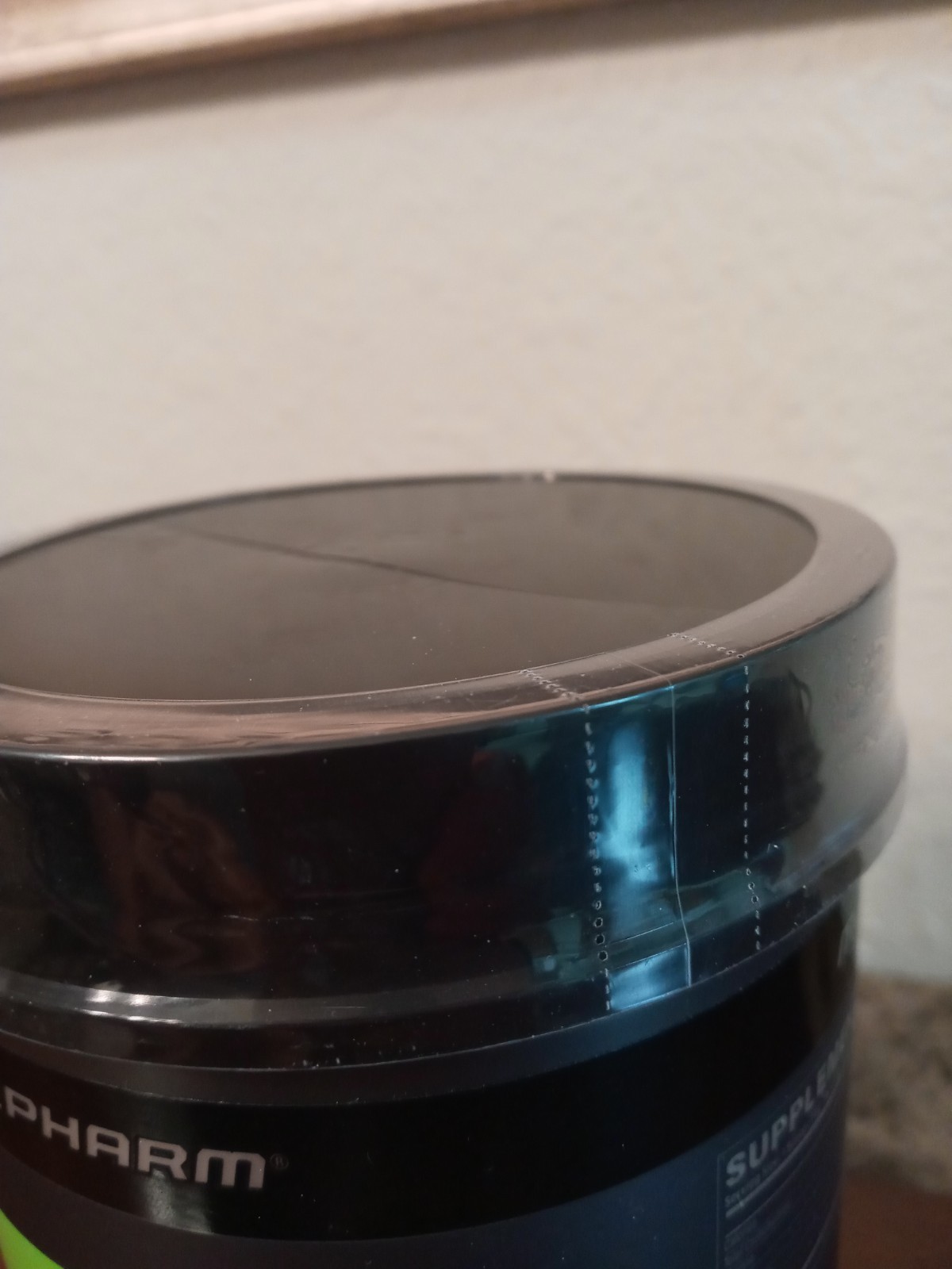MusclePharm Pro Series Endura Drive/Cracked Lid But Still SEALED Under Lid.