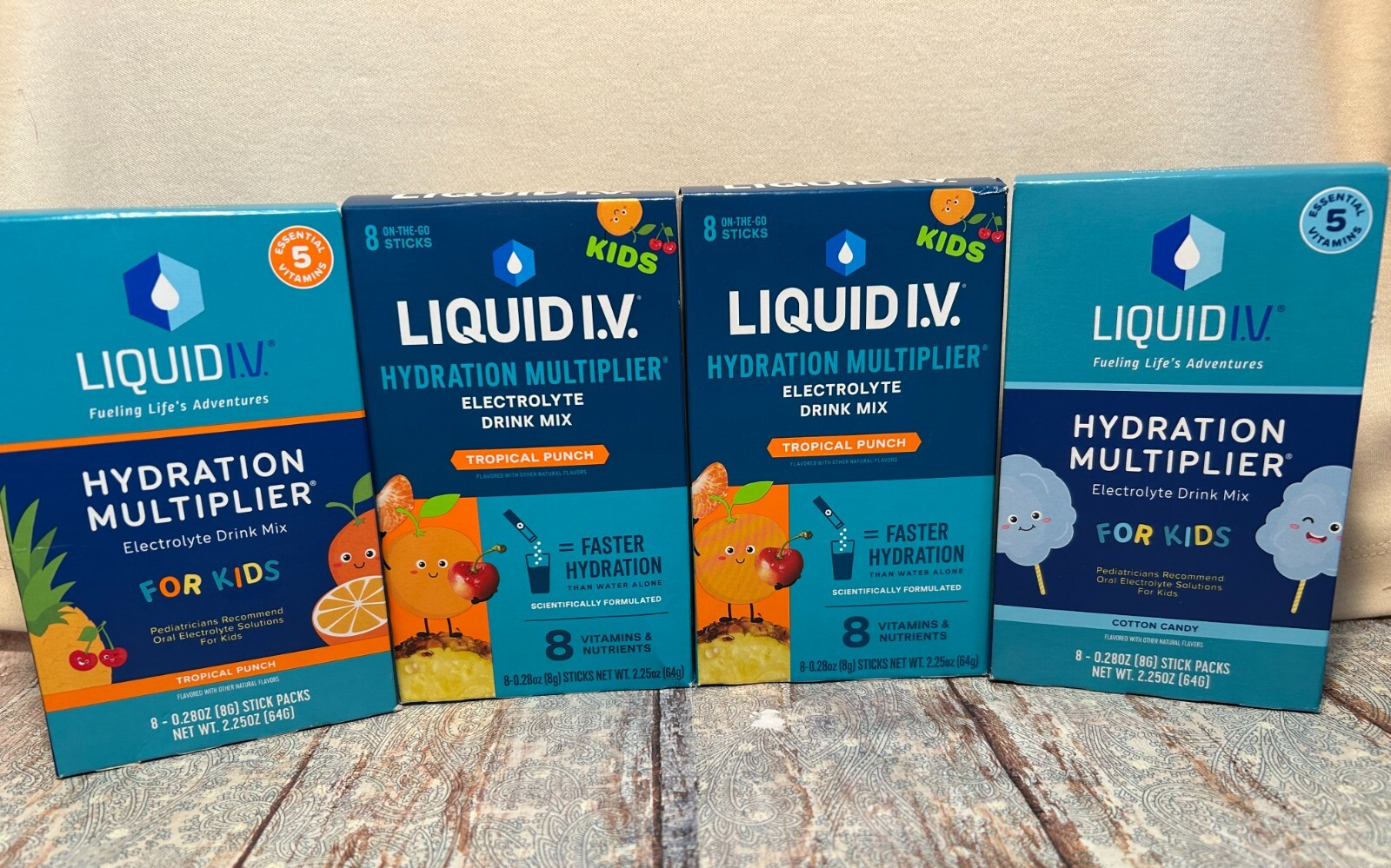4x Liquid I.V. Kids Hydration 8 Sticks = 32 Tropical Cotton Candy 08/25-07/26
