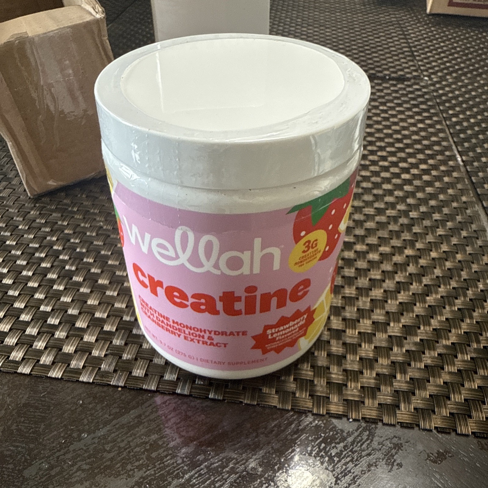 wellah Creatine Monohydrate Strawberry Lemonade Powder 9.7oz