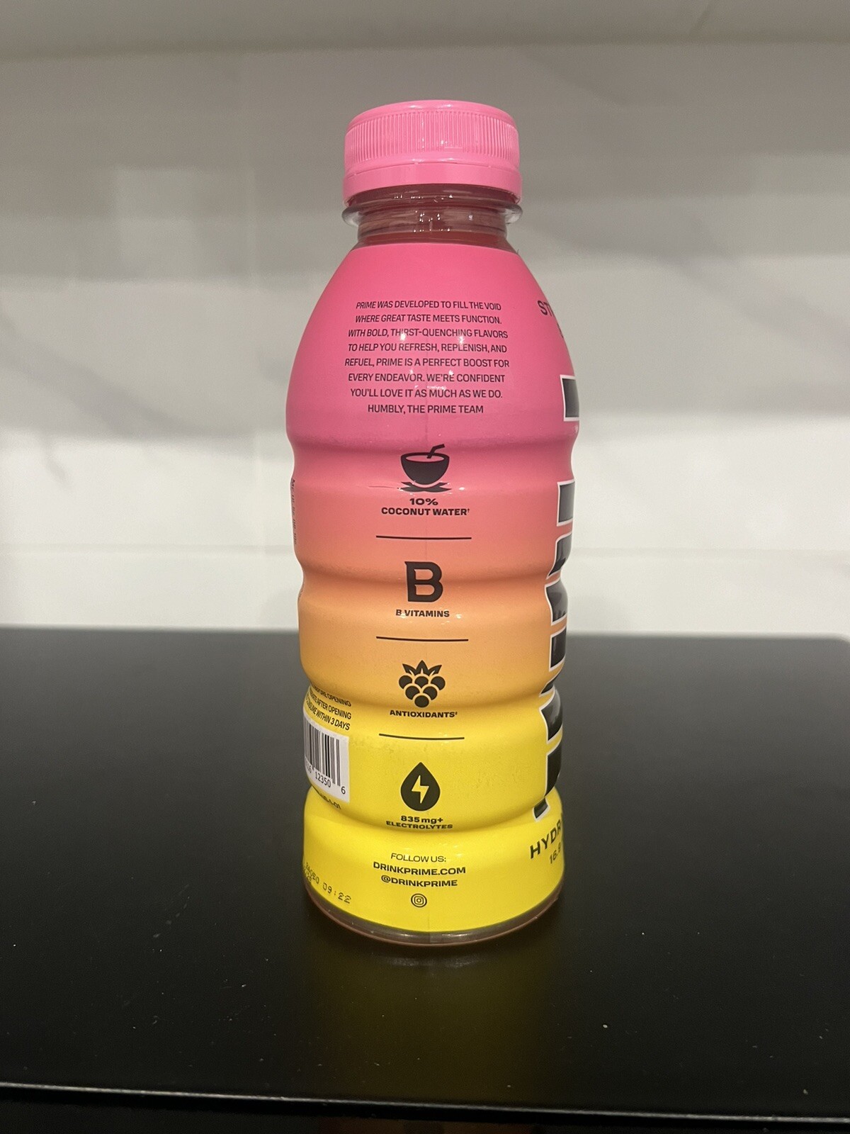 1 X 500ML BOTTLE PRIME HYDRATION STRAWBERRY BANANA DRINK READY TO SHIP✅✅✅