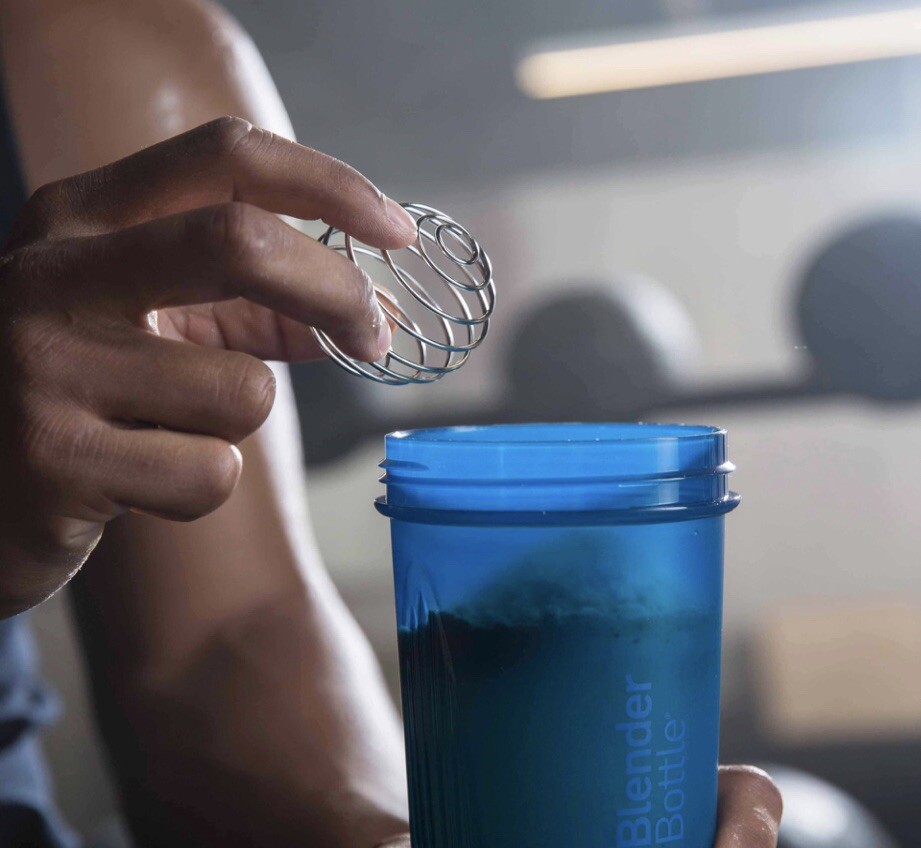 Blender Bottle Classic 20 oz. Shaker Mixer Cup with Loop Top