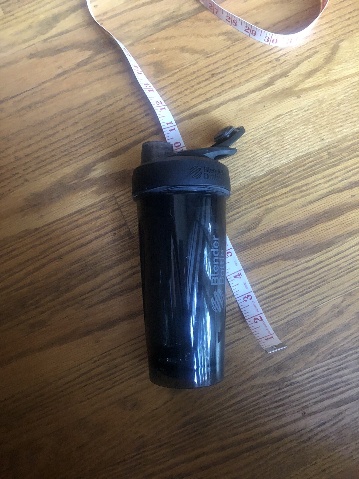 Blender Bottle Pro Series 28 oz. Shaker Mixer Cup with Loop Top Pre owned