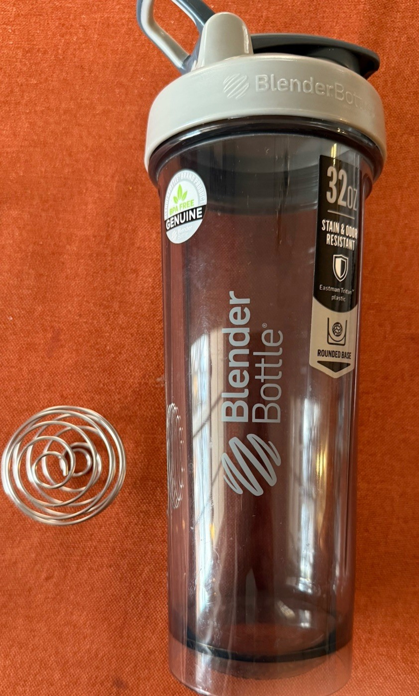 Blender Bottle Pro 32 Series Shaker Bottle w/ Loop Top Gray CLEAN