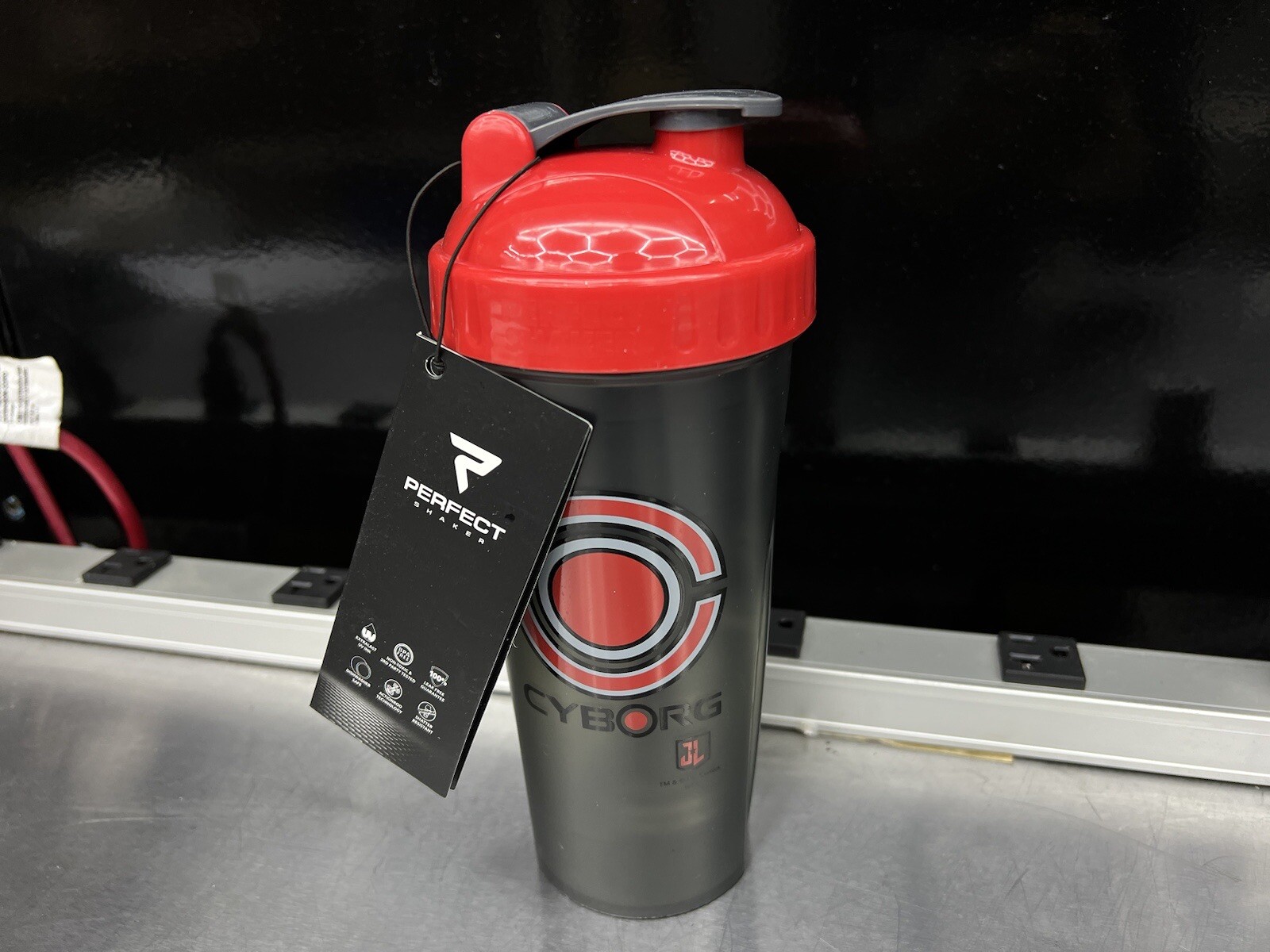 New Perfect Shaker 28 oz. Cup Black Red Bottle Cyborg Justice League Dc Comics