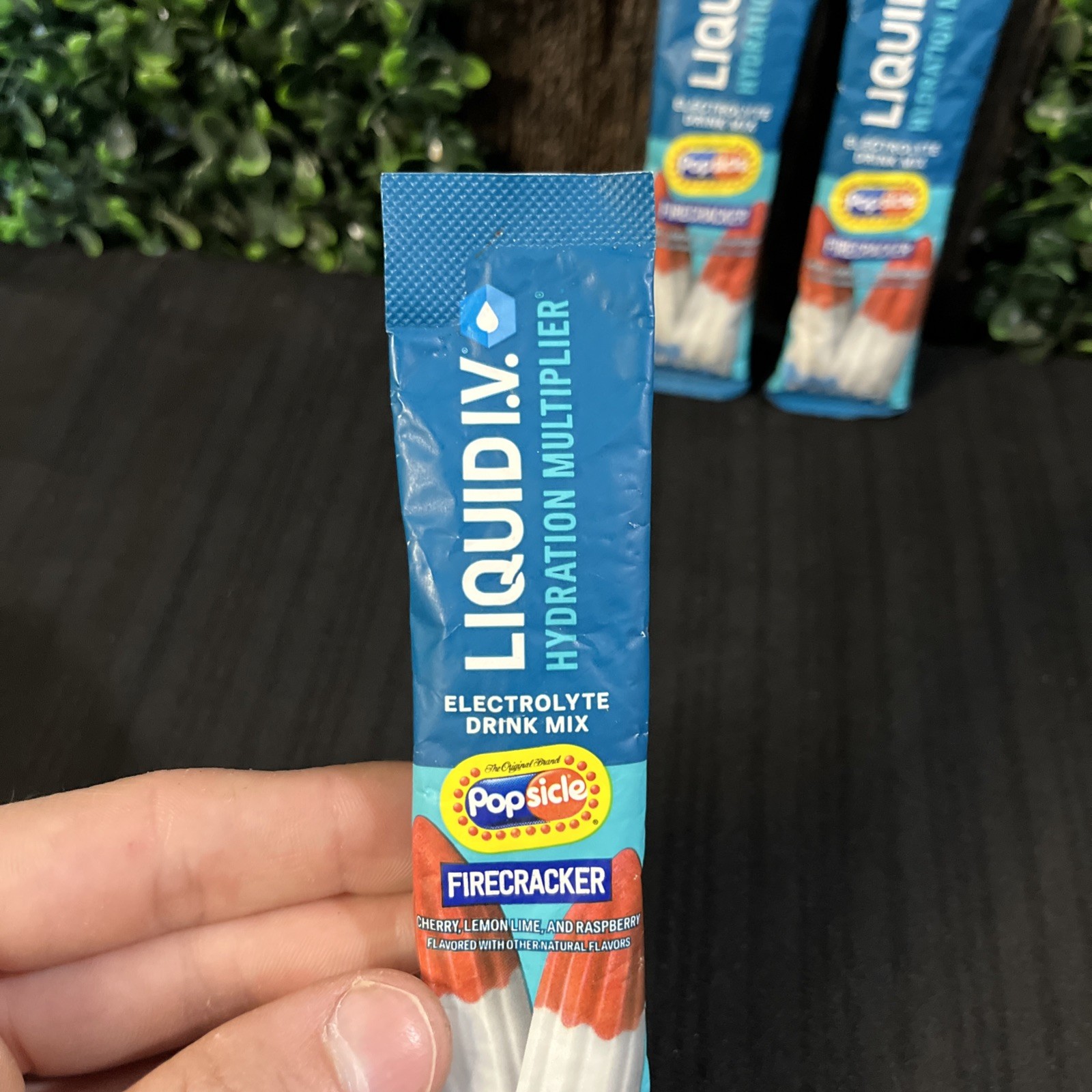 Liquid I.V. Hydration Multiplier Electrolyte Drink Mix Popsicle Firecracker 0.56