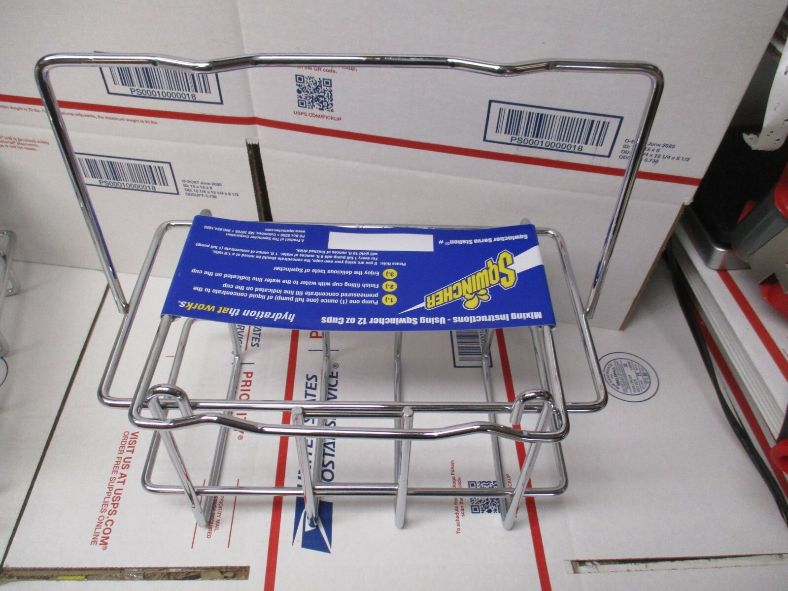 NEW SQWINCHER SERVASTATION WIRE BASKET HOLDS 2 BOTTLES WALL MOUNT CHROME STEEL