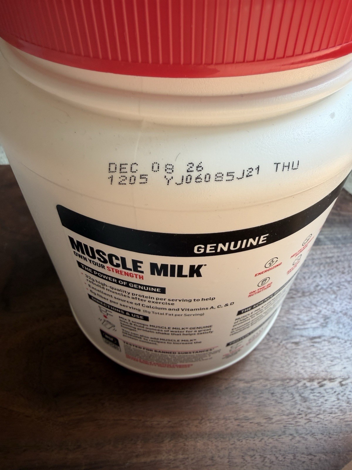 Muscle Milk Genuine Protein Powder, Vanilla Crème, 1.93 lb, 30.9oz BB 12/2026