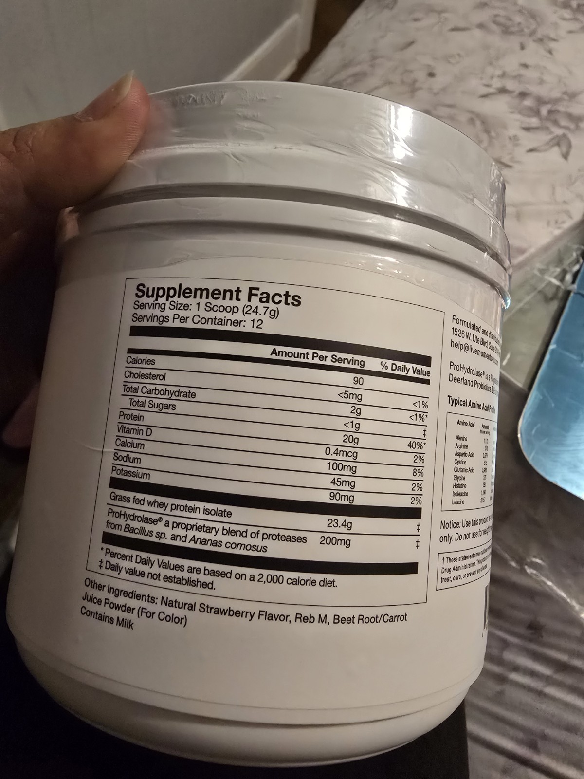 Momentous Strawberry Flavor Whey Protein Isolate Foundational Y Perdormance