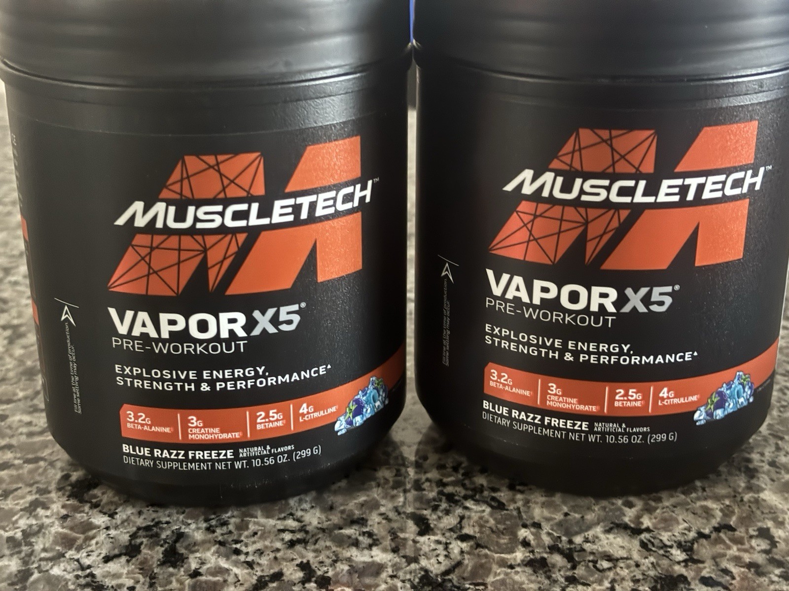 MuscleTech VaporX5 Pre-Workout Powder Blue Razz Freeze, Creatine, 10.56 oz. 2×35