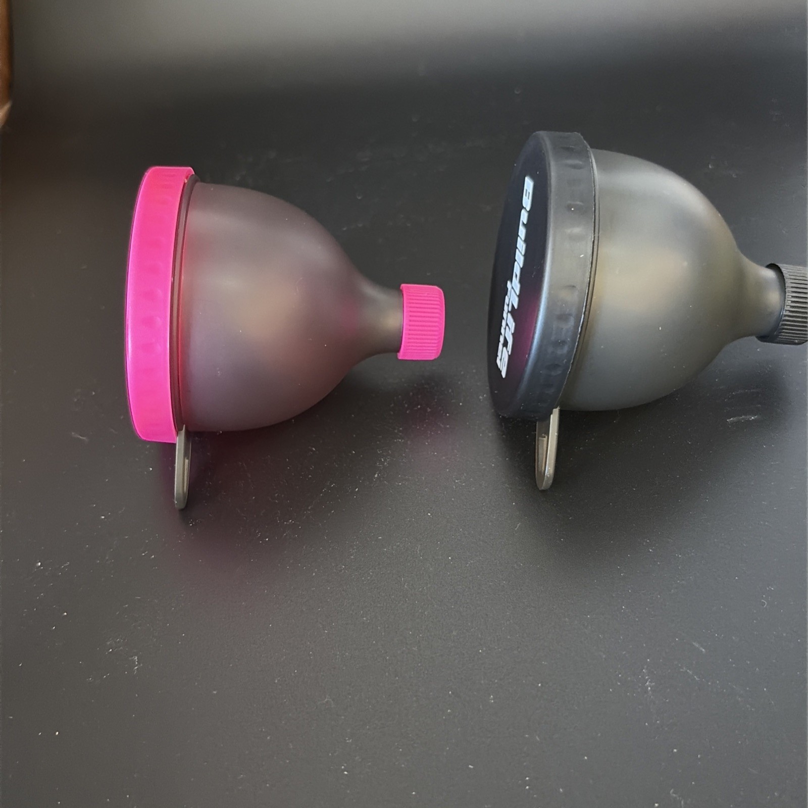 Protein funnel: 2 portable supplement holder, protein powder containers