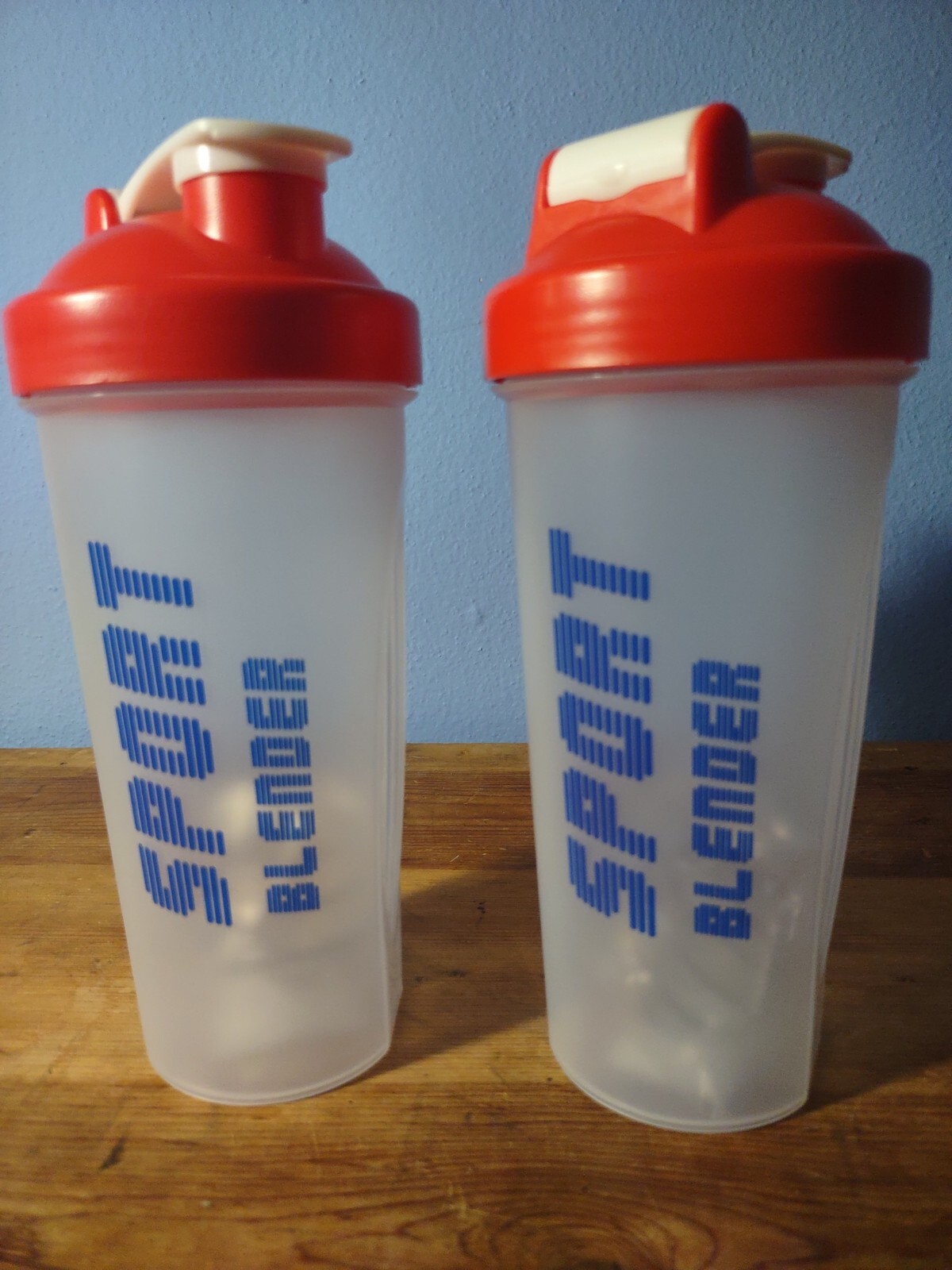20oz Blender Sport Bottle Protein Shaker W/ Whisk Ball Red Never Used