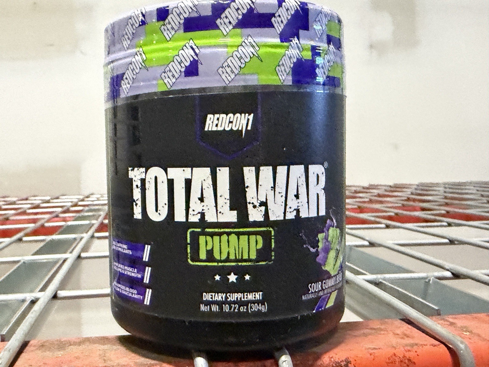Redcon1 Pre Workout Bundle – Total War ( Sour Gummy Bear) & Creatinine