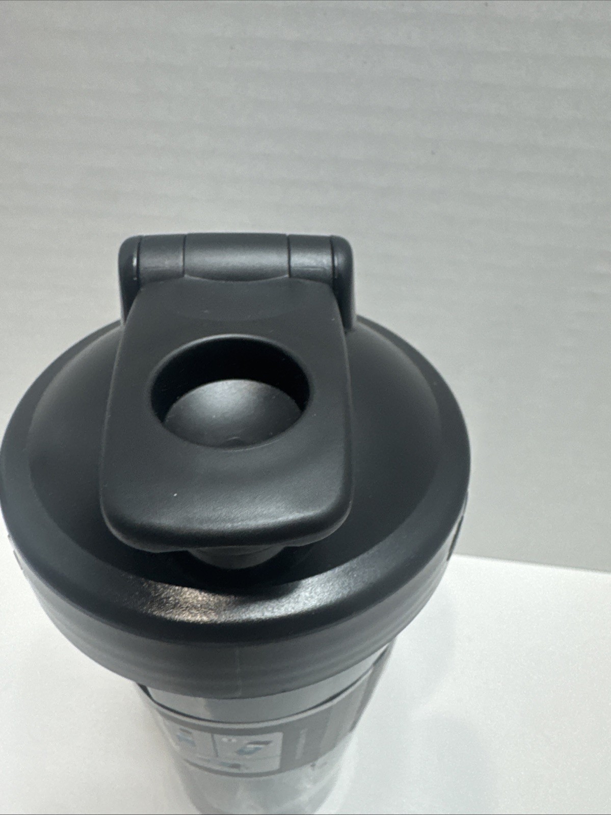 NEW Blender Bottle 28 oz. Pro Series Shaker Bottle with Loop Top NWT